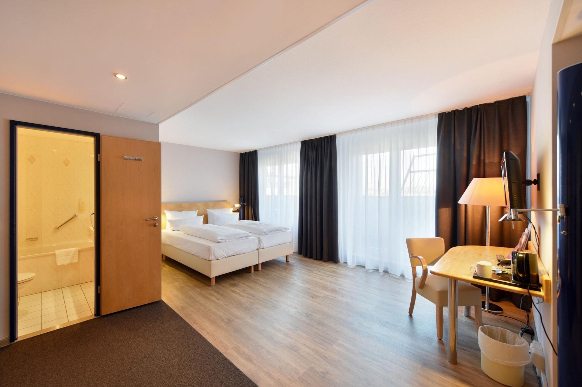 AMEDIA Hotel Dresden Elbpromenade Exterior foto