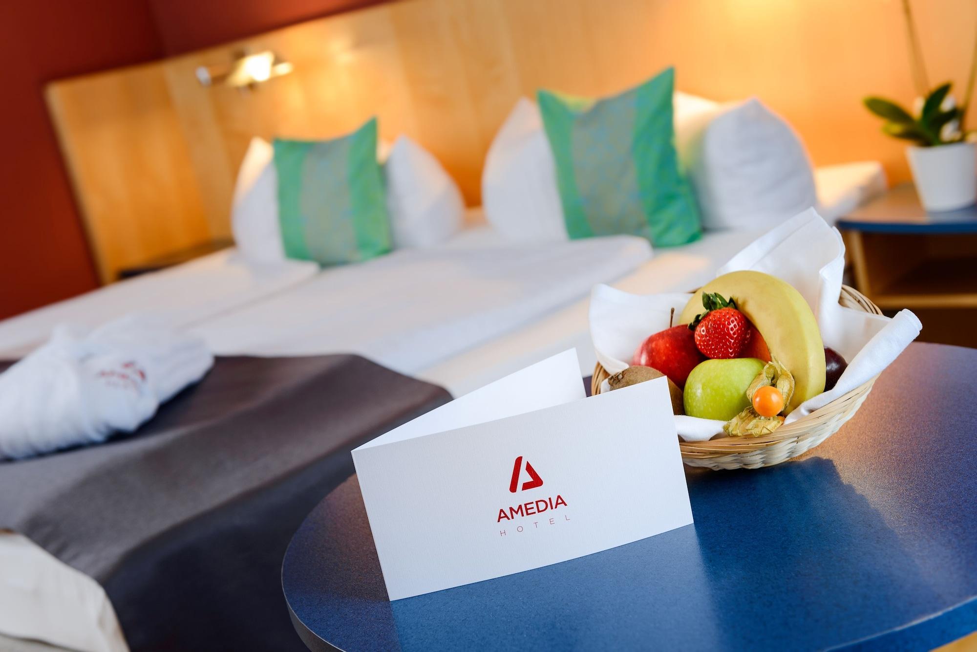AMEDIA Hotel Dresden Elbpromenade Exterior foto
